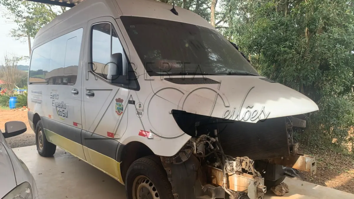 LOTE 001 - Micro-ônibus Van Sprinter 416L, M.Benz, Ano/Modelo 2021/2022, Branca.