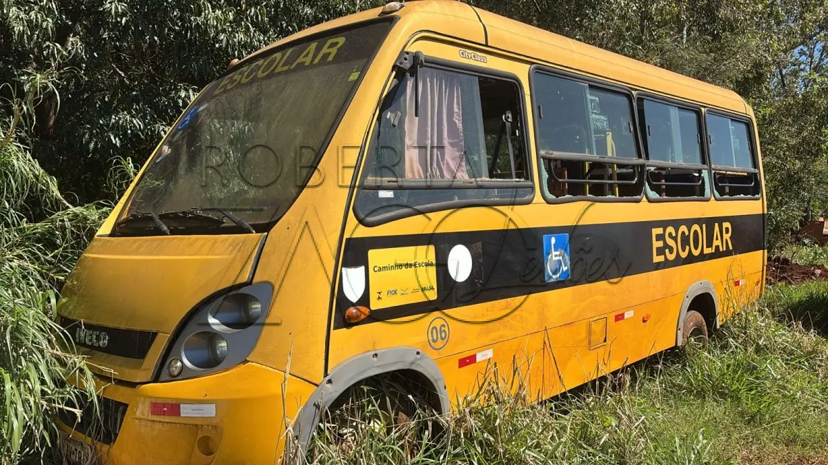 LOTE 010 - Ônibus escolar a Diesel modelo F1C, 2011/2012, Iveco, Turbo 04 cilindros, placas ISV 7814