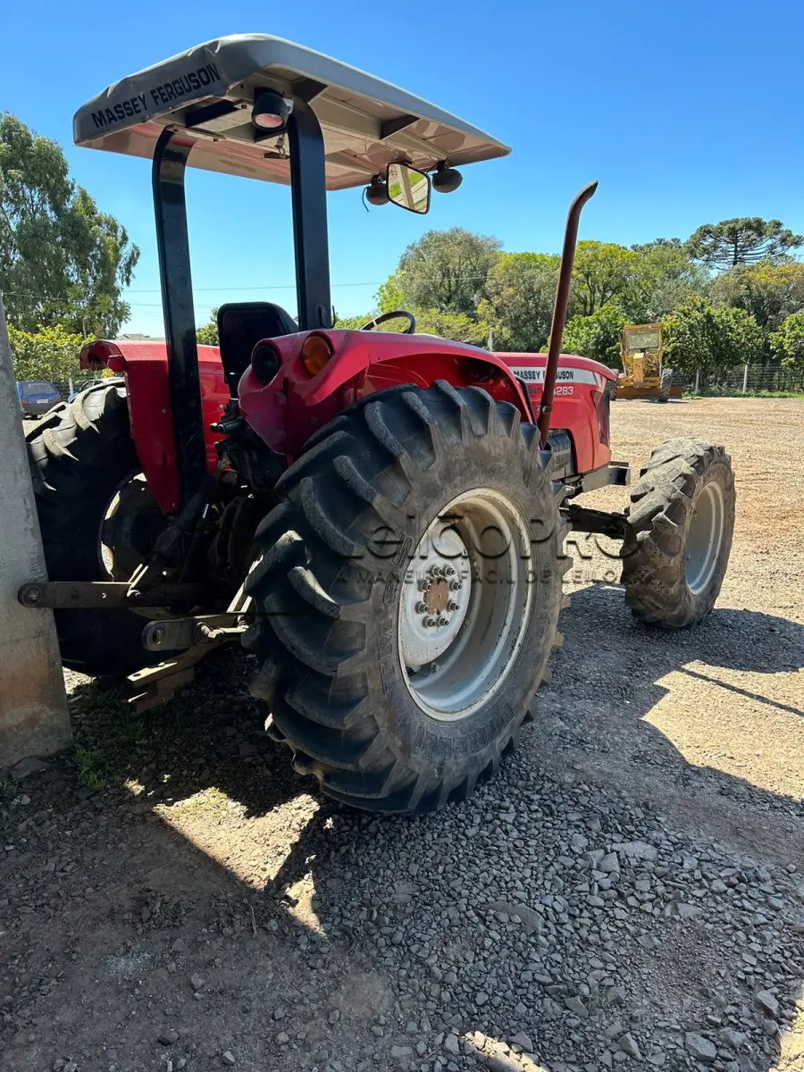 LOTE 005 - Trator Agrícola Massey Fergunson - Modelo 4283 - 4X4 – Motor: Massey - 83 CV - 2010