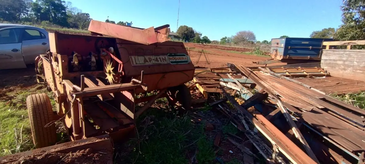 LOTE 008 - Enfardadeira de nogueira modelo Ap 41n ano 2002