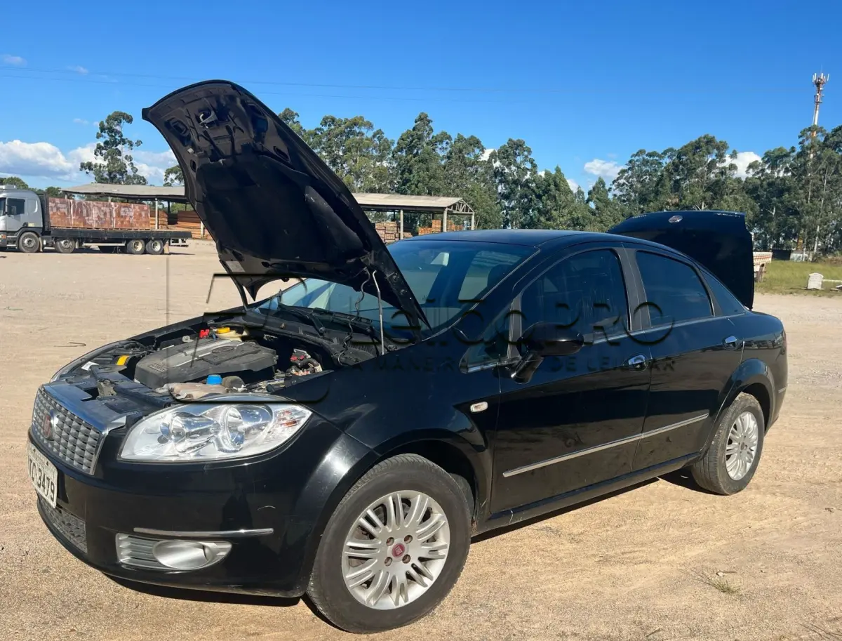LOTE 001 - Veículo Fiat/Linea Essence 1.8 2012