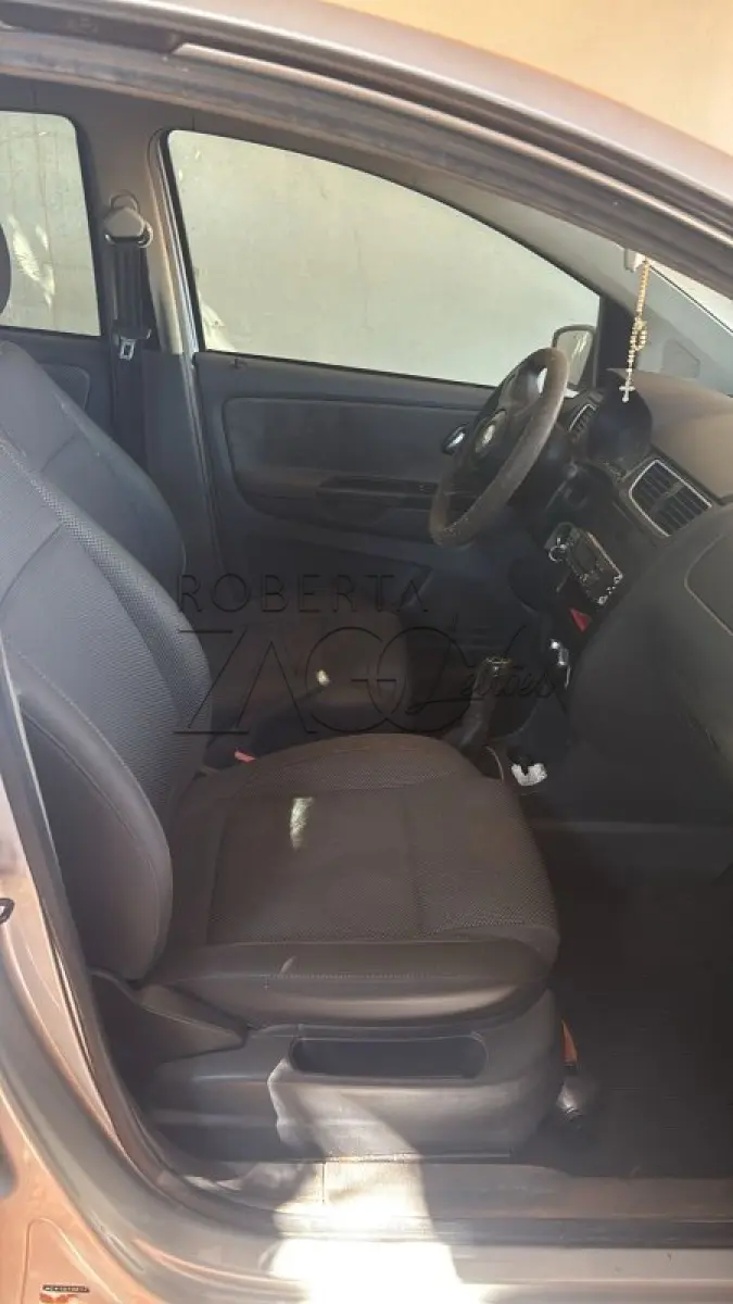 LOTE 001 - Automóvel VW/FOX 1.0 GII, ano 2012, Prata
