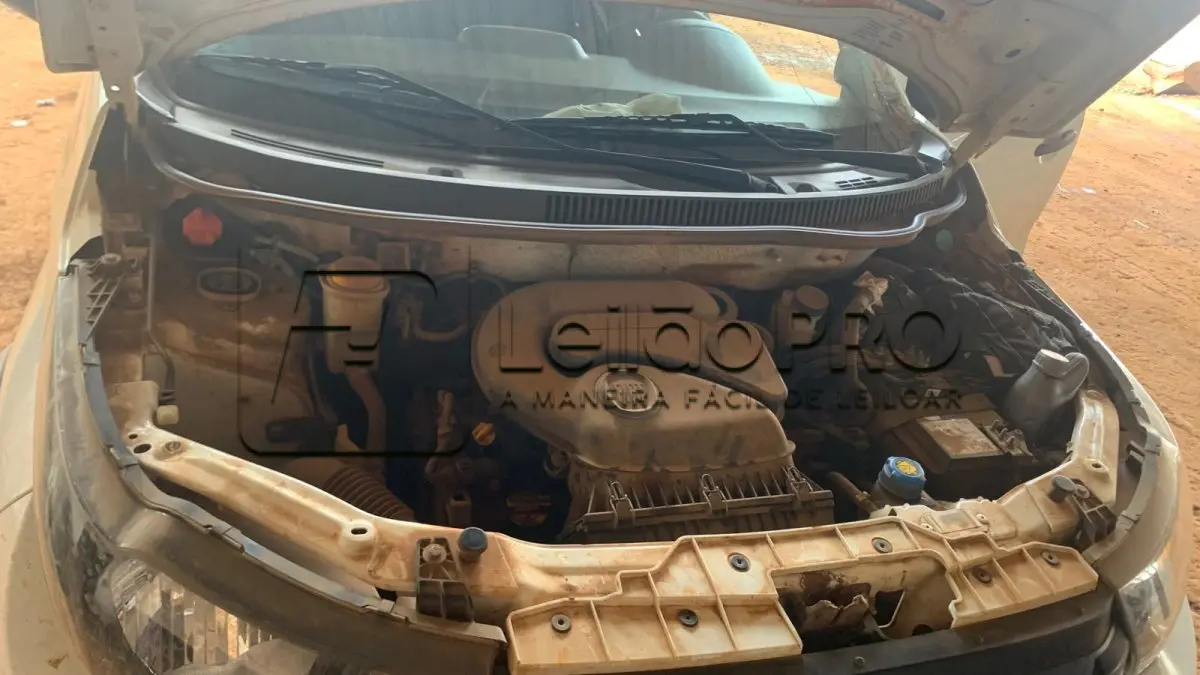 LOTE 005 - Automóvel Marca: Fiat - Modelo: Mobi Way - Ano/Modelo: 2017/2018 - 04 portas - 05 Passageiros - 75 CV - Cor: Branca .