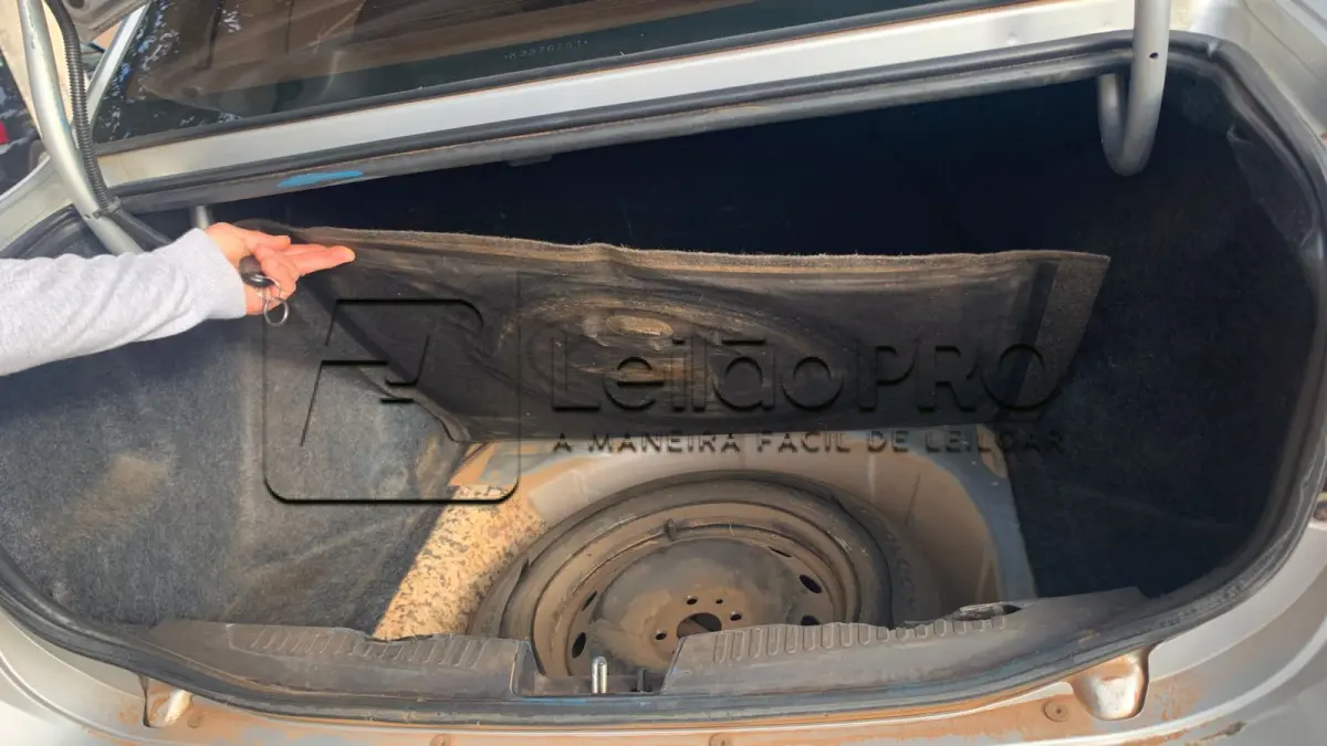 LOTE 004 - Automóvel Marca: Fiat - Modelo: Grand Siena Attractive 1.0 - Ano/Modelo: 2019/2019 - 04 portas - 05 Passageiros - 75 CV - Cor: Prata