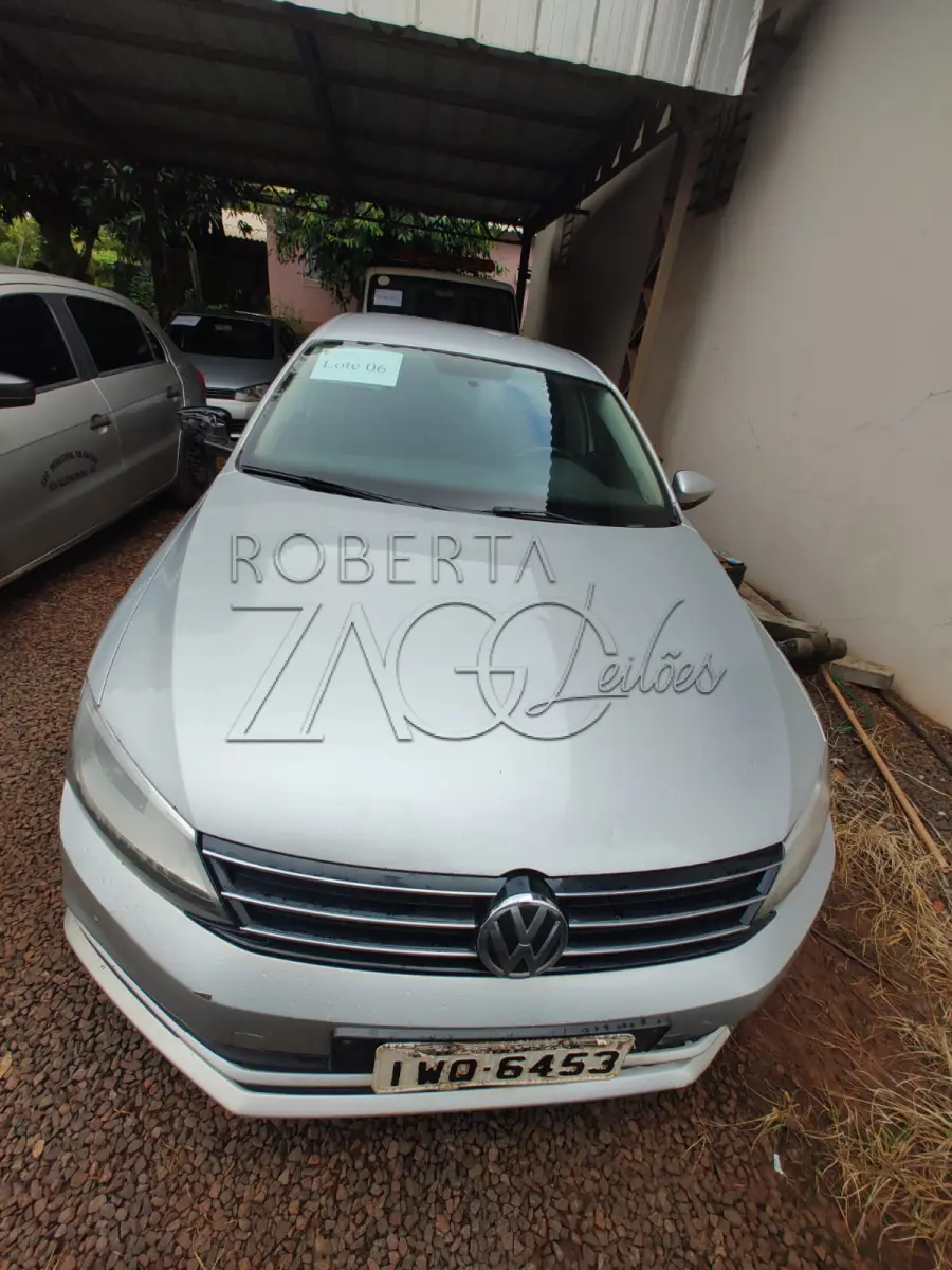 LOTE 006 - Automóvel I/VW/JETTA CL AC, ano 2015
