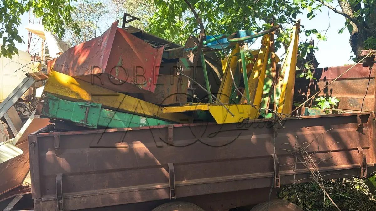 LOTE 012 - Lote de Sucatas: equipamentos