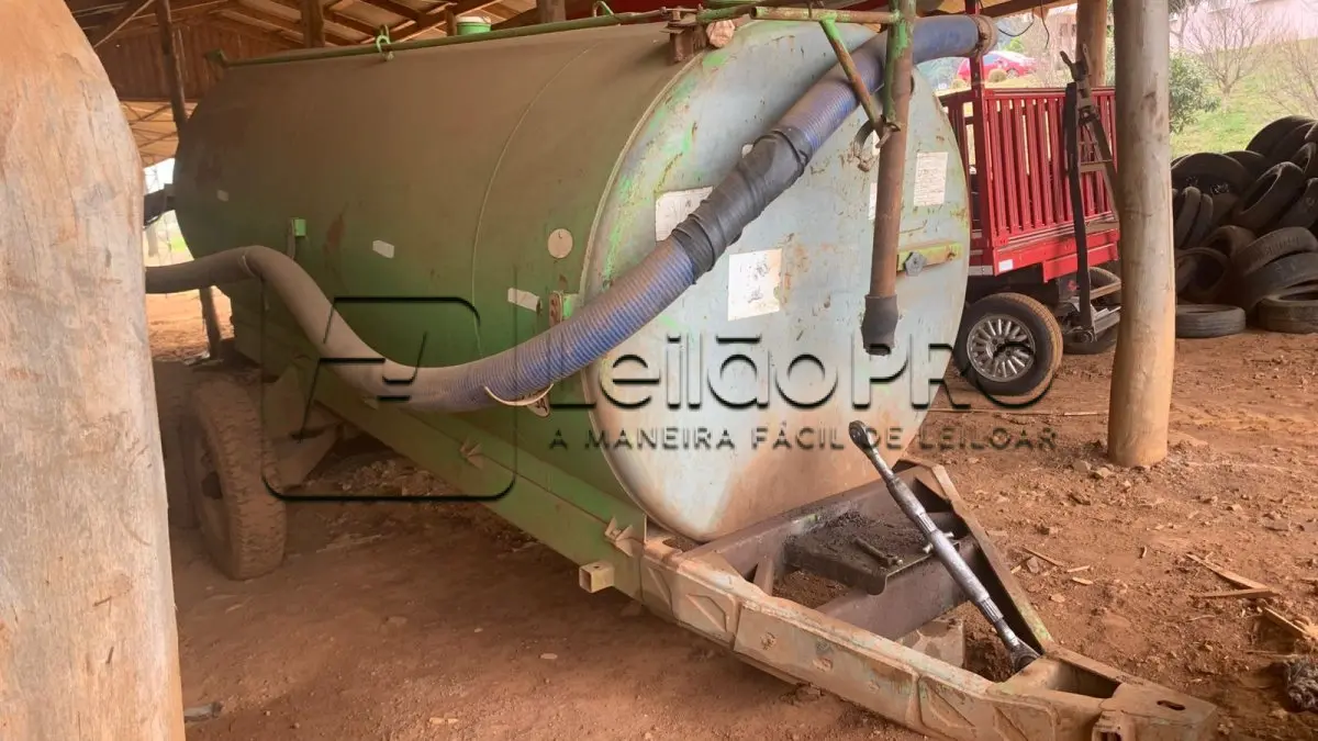 LOTE 011 - Equipamento: Distribuidor de Adubo Orgânico Líquido à Vácuo - Marca: Lumeco - Modelo: LMC 6000 - Série: 163/2018 - Cor: Verde - Ano de Fabricação: 2018.