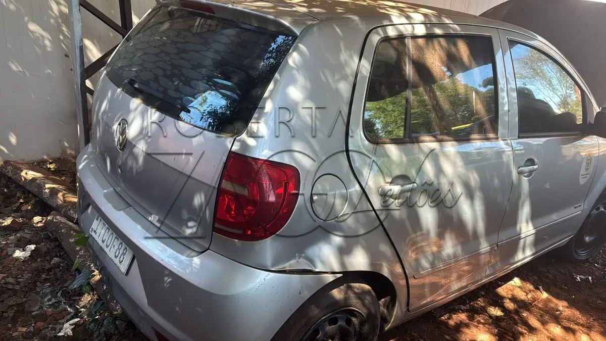 LOTE 001 - Automóvel VW/FOX 1.0 GII, ano 2012, Prata