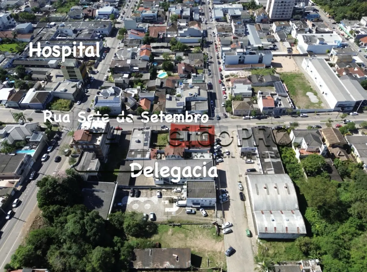 LOTE 001 - Cessão de direitos aquisitivos sobre o imóvel  Comercial na Rua Sete de Setembro nº 727, esquina com a Rua Professora Luiza Maraninche com 412,50m2 no centro de Camaquã/RS