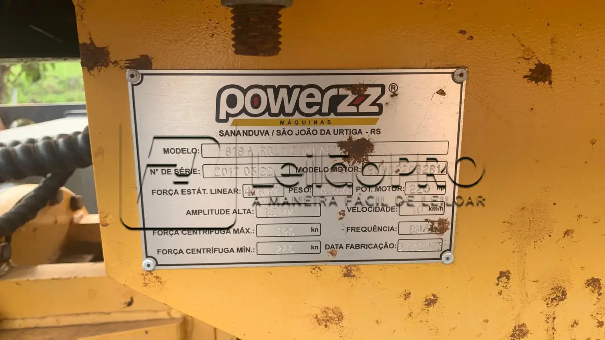 LOTE 007 - Rolo Compactador Powerzz - Modelo 818A - Ano: 03/2017 - Combustível: Diesel