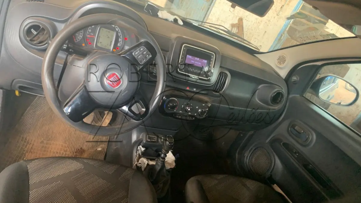 LOTE 005 - Automóvel Marca: Fiat - Modelo: Mobi Way - Ano/Modelo: 2017/2018 - 04 portas - 05 Passageiros - 75 CV - Cor: Branca .