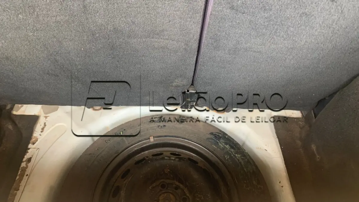 LOTE 006 - Automóvel Marca: Fiat - Modelo: Mobi Like ON - Ano/Modelo: 2016/2017 - 04 portas - 05 Passageiros - 75 CV - Cor: Branca .