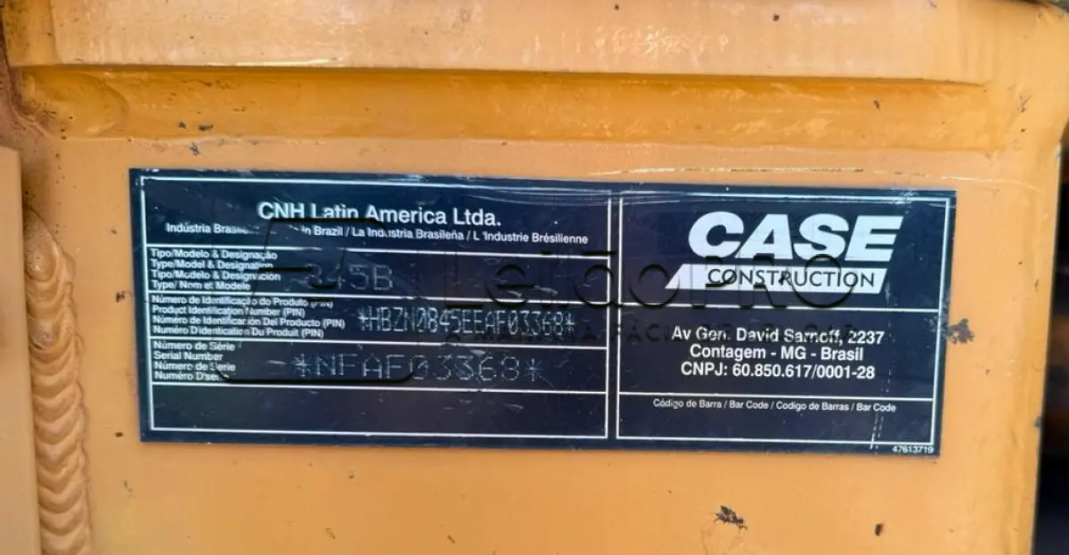 LOTE 003 - Motoniveladora cor laranja CASE, modelo 845B, 2014.