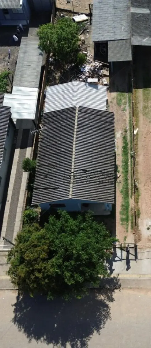 LOTE 001 - Imóvel, Lote urbano número oito (08), sem benfeitorias, na quadra número seiscentos e setenta e cinco (675), na Rua Teixeira de Freitas, na vila Jardim, na cidade de Camaquã/RS com área superficial de quatrocentos e quarenta metros quadrados (440,0 m2) .