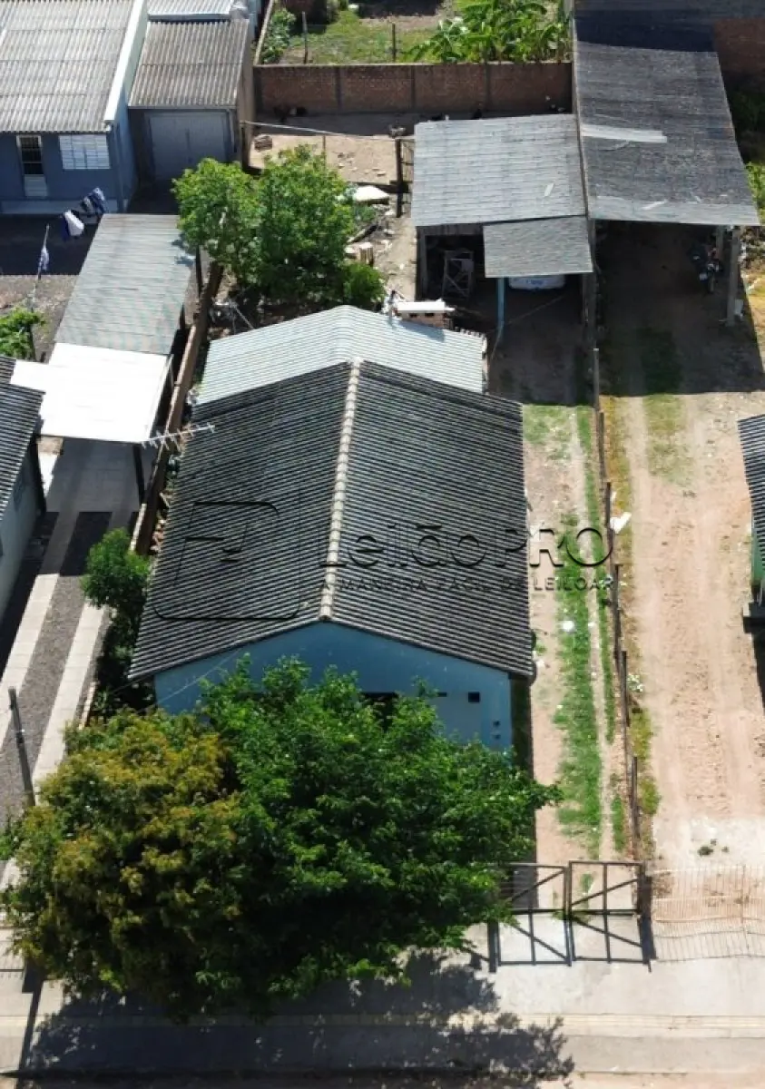 LOTE 001 - Imóvel, Lote urbano número oito (08), sem benfeitorias, na quadra número seiscentos e setenta e cinco (675), na Rua Teixeira de Freitas, na vila Jardim, na cidade de Camaquã/RS com área superficial de quatrocentos e quarenta metros quadrados (440,0 m2) .