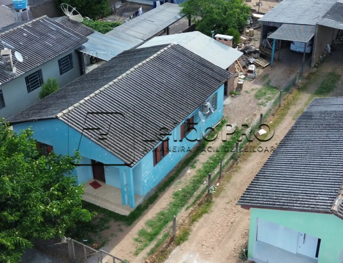 LOTE 001 - Imóvel, Lote urbano número oito (08), sem benfeitorias, na quadra número seiscentos e setenta e cinco (675), na Rua Teixeira de Freitas, na vila Jardim, na cidade de Camaquã/RS com área superficial de quatrocentos e quarenta metros quadrados (440,0 m2) .