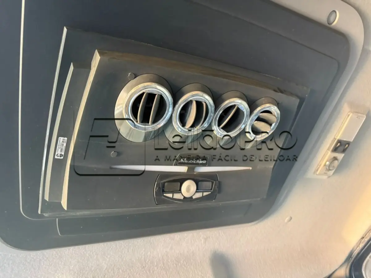 LOTE 001 - Caminhão Ford preto, modelo CARGO 2429, 2012/2013, carroceria basculante preta.