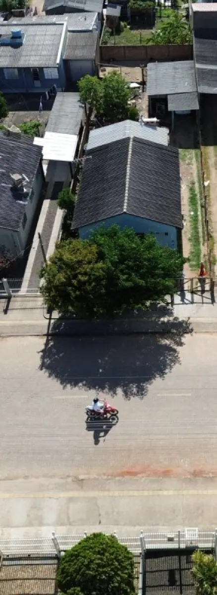 LOTE 001 - Imóvel, Lote urbano número oito (08), sem benfeitorias, na quadra número seiscentos e setenta e cinco (675), na Rua Teixeira de Freitas, na vila Jardim, na cidade de Camaquã/RS com área superficial de quatrocentos e quarenta metros quadrados (440,0 m2) .