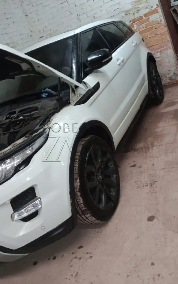 LOTE 016 - Automóvel I/LR Evoque Dynamique 5D, placa MLL-1328, ano/modelo 2013/2013, cor branca.