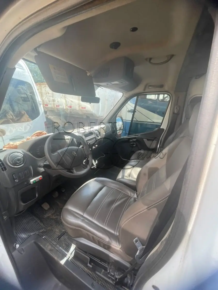 LOTE 002 - VEICULO, RENAULT/MASTER CLASSYVAN, ANO FAB/MOD: 2017/2018, POTÊNCIA 130 CV, LOTAÇÃO 16 PASSAGEIRO NA COR BRANCA.