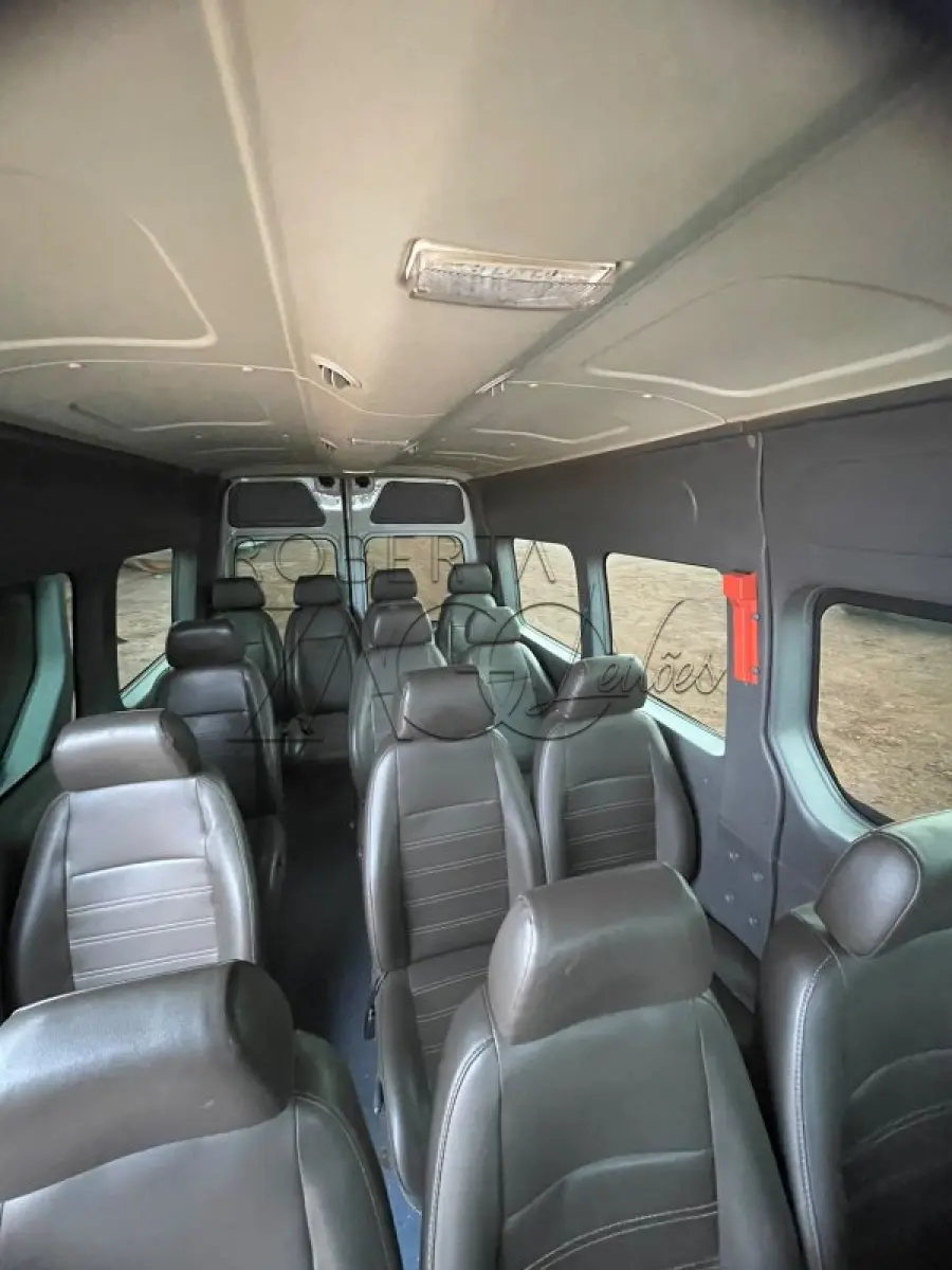 LOTE 002 - VEICULO, RENAULT/MASTER CLASSYVAN, ANO FAB/MOD: 2017/2018, POTÊNCIA 130 CV, LOTAÇÃO 16 PASSAGEIRO NA COR BRANCA.
