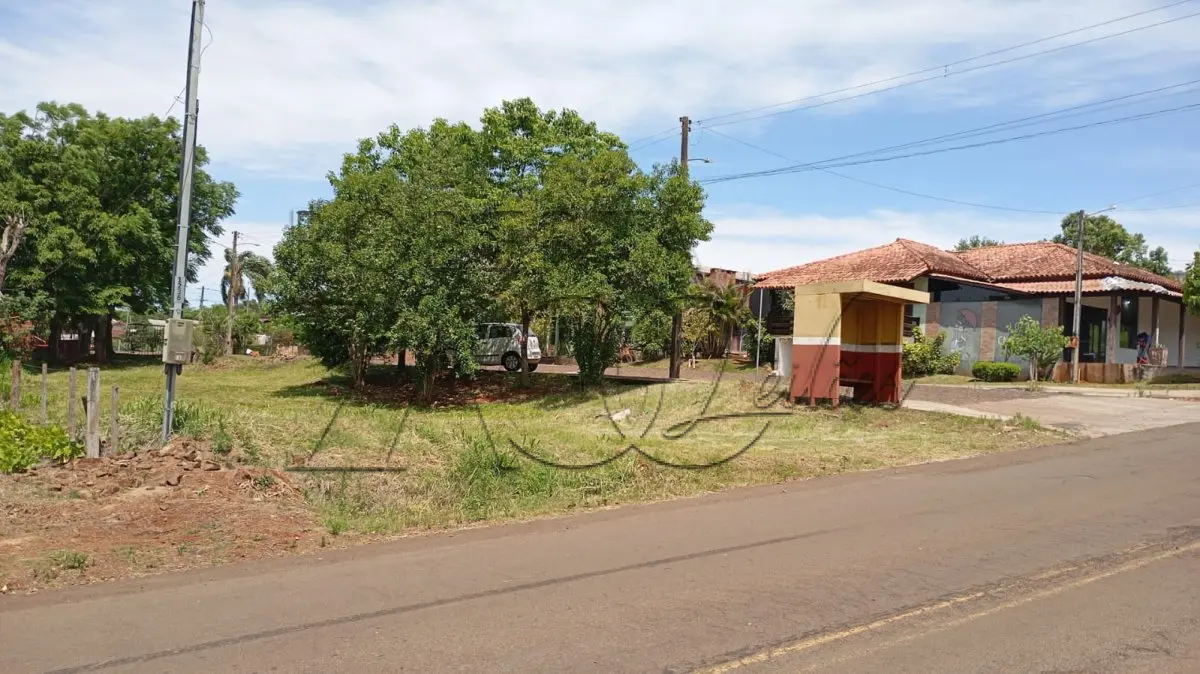 LOTE 010 - Terreno urbano, lote n° 26, quadra n° 86, com área de 250m², matrícula 6.100 na Esquina formada pela Avenida do Comércio e Rua Maximiliano João Scheuer, Centro de São Paulo das Missões.