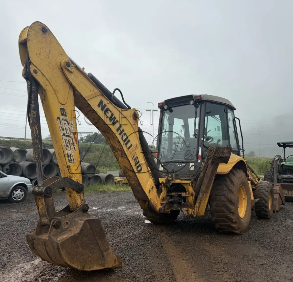 LOTE 003 - RETROESCAVADEIRA MR/NEWHOLLAND TLB B95B1, CABINE FECHADA, ANO 2017/2017.