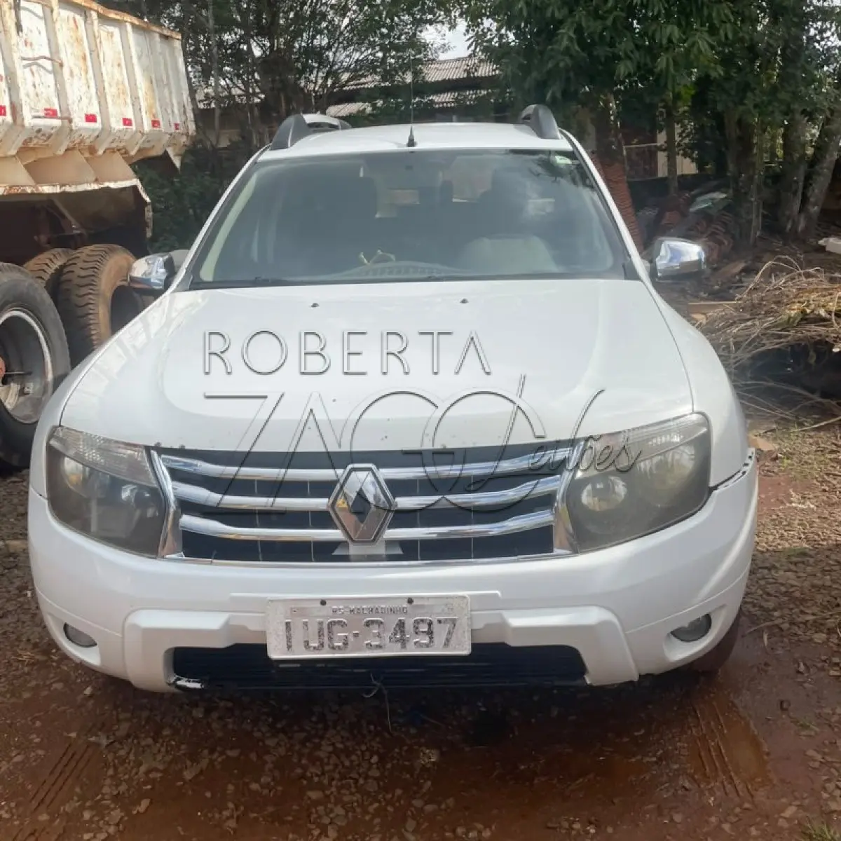 LOTE 004 - VEÍCULO, RENAULT/DUSTER DYNAMIQUE TECH ROAD 2.0, TIPO SUV, 05 PASSAGEIROS, ANO FAB/MODELO 2013, POTÊNCIA 142 CV COR BRANCO.