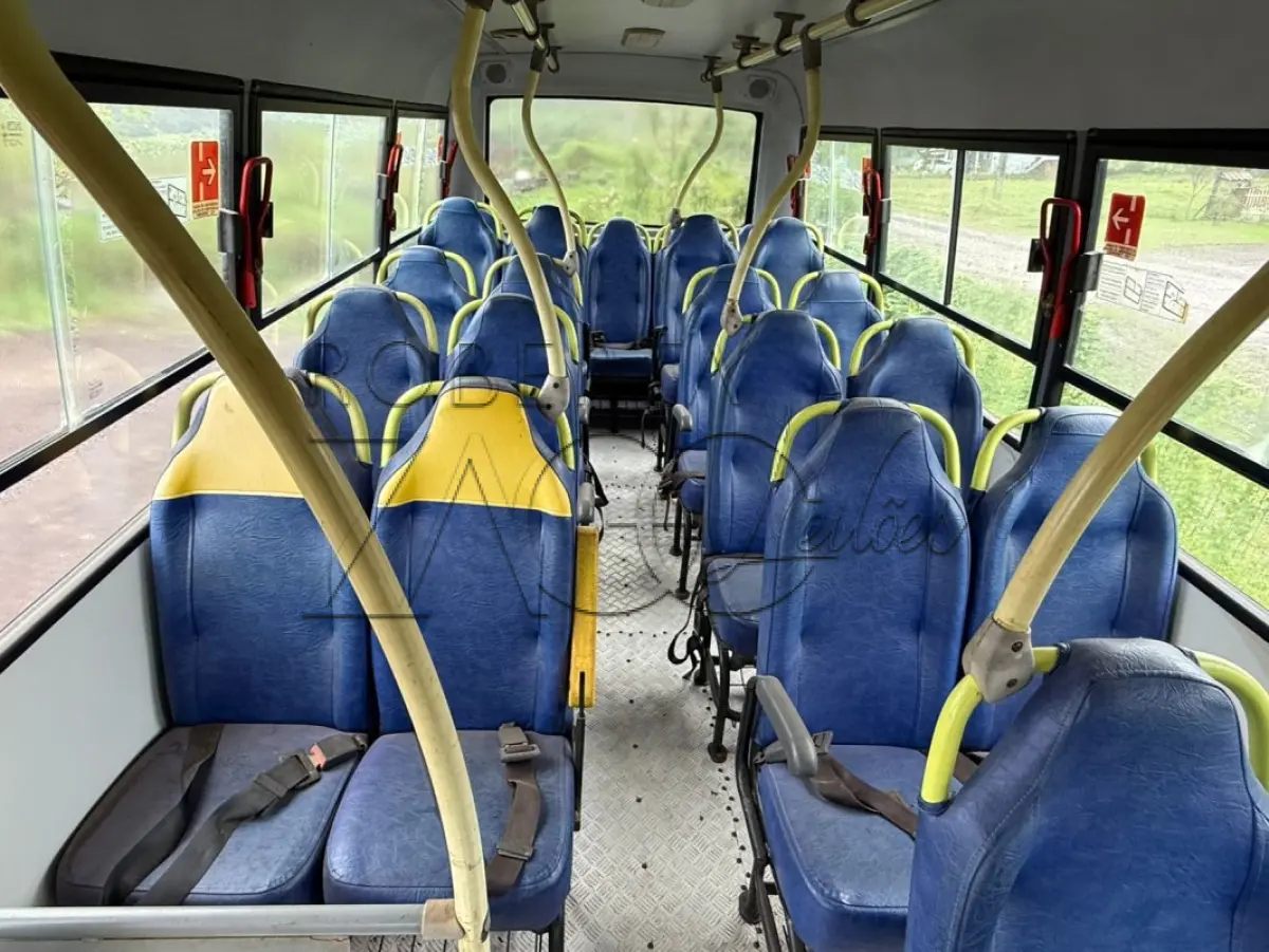 LOTE 009 - ONIBUS MARCOPOLO VOLARE V6 ESCOLAR, 23 PESSOAS, ANO 2009/2010.