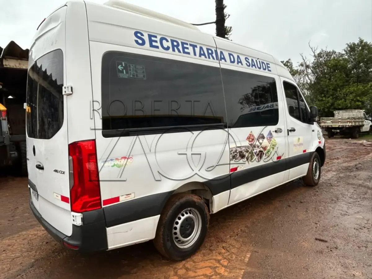 LOTE 003 - VEICULO, M. BENZ 416 CD ISPRINTERM, ANO FAB/MOD: 2021/2022, POTÊNCIA 163 CV, LOTAÇÃO 16 PASSAGEIRO NA COR BRANCA.