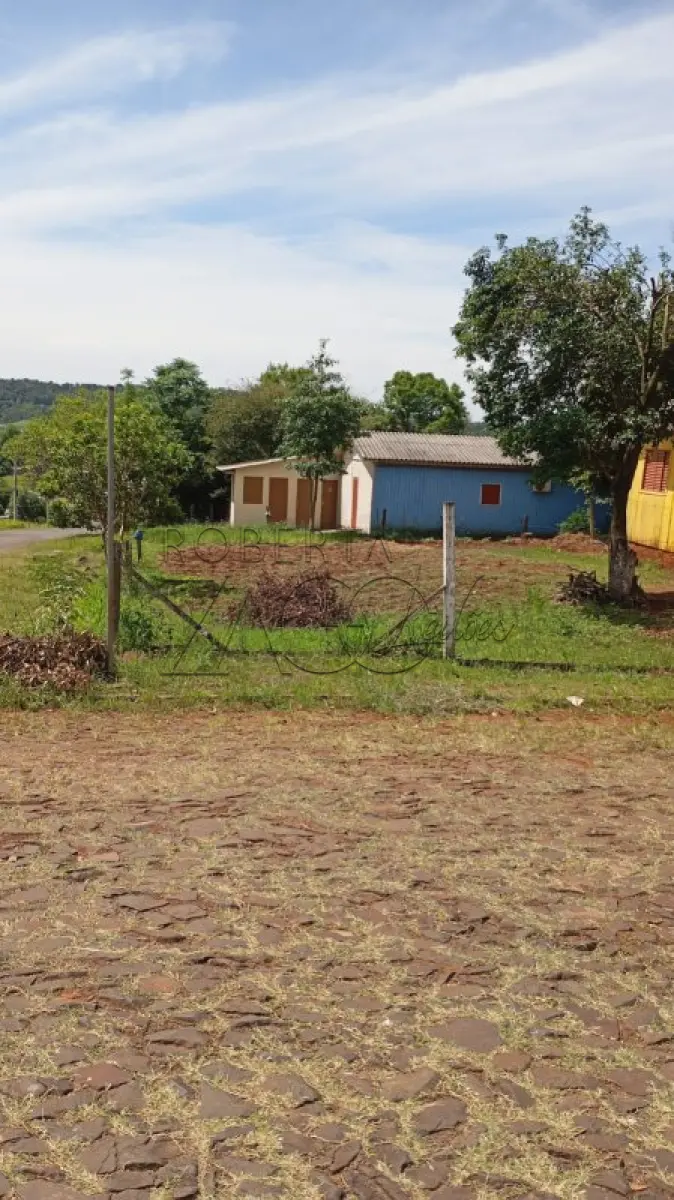 LOTE 012 - Terreno urbano, lote n° 12, quadra n° 121, com área de 270,00m², matrícula 3.976 na Esquina formada pela Rua Vereador Osvaldo Kuhn e Avenida do Comércio, Centro de São Paulo das Missões.