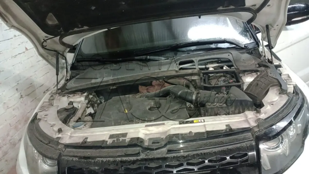 LOTE 016 - Automóvel I/LR Evoque Dynamique 5D, placa MLL-1328, ano/modelo 2013/2013, cor branca.