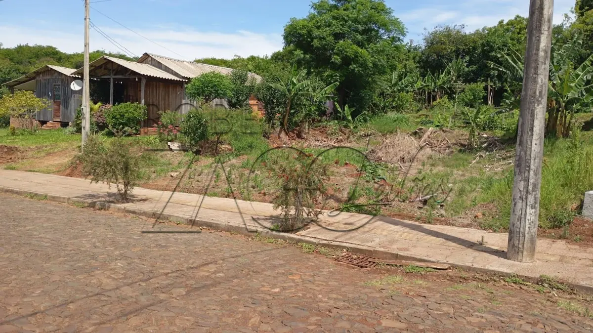 LOTE 013 - Terreno urbano, lote n° 25, quadra n° 120, com área de 715,00m², matrícula 6.020 à Rua Vereador Francisco Xavier Nilles, Centro de São Paulo das Missões.