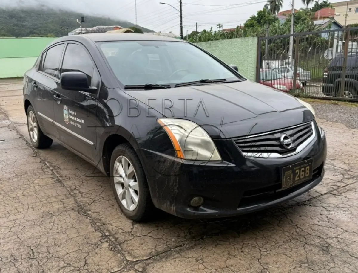 LOTE 010 - NISSAN I SENTRA, 2.0 S, 4 PORTAS, PRETO, ANO 2010/2011.