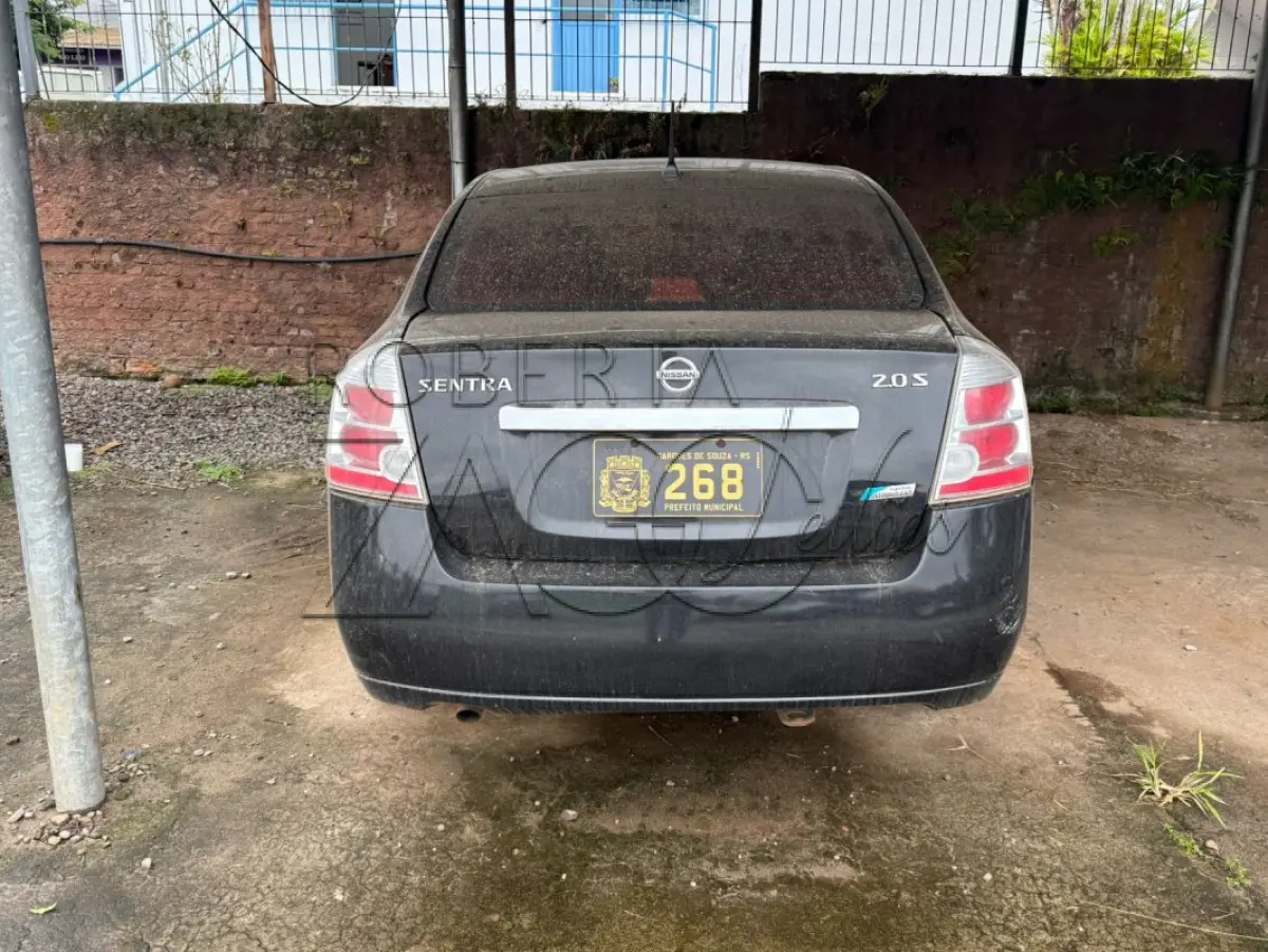 LOTE 010 - NISSAN I SENTRA, 2.0 S, 4 PORTAS, PRETO, ANO 2010/2011.