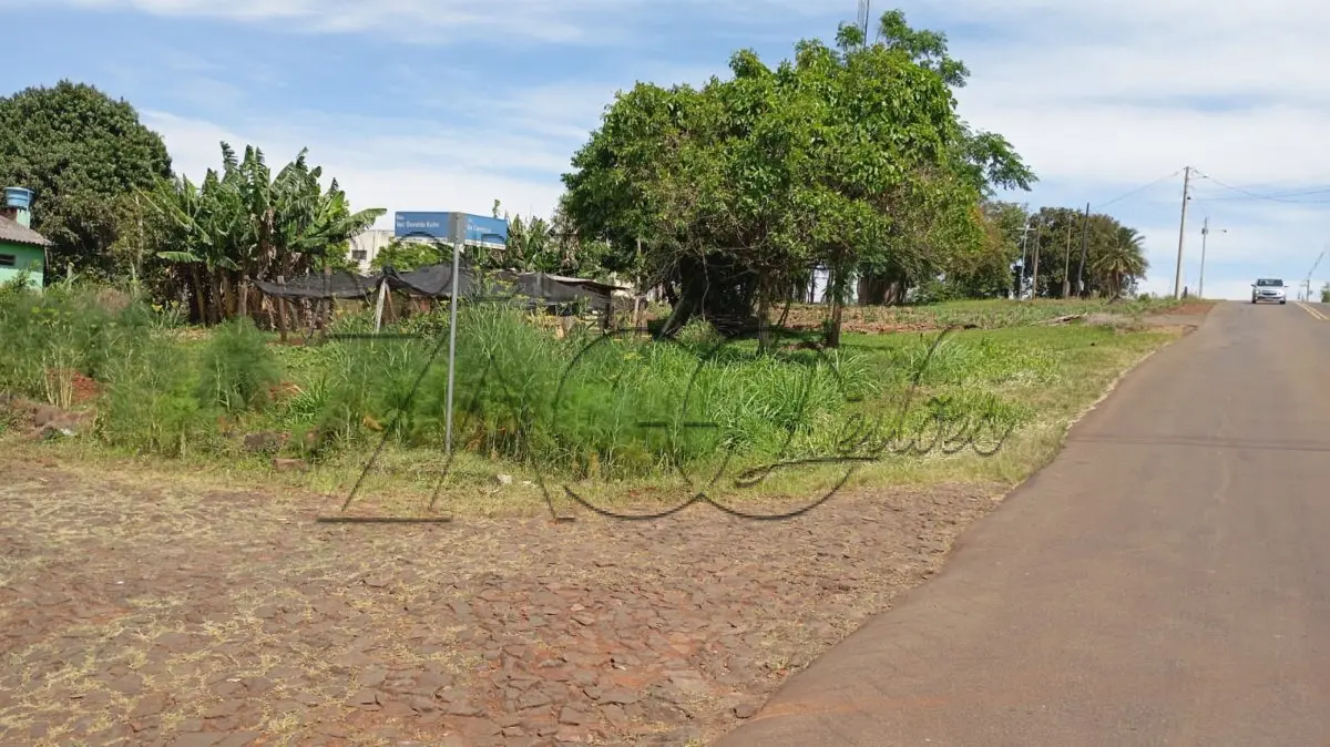 LOTE 009 - Terreno urbano, lote n° 01, quadra n° 123, com área de 270m², matrícula 3.993 na Esquina formada pela Rua Vereador Osvaldo Kuhn e Avenida do Comércio, Centro de São Paulo das Missões.