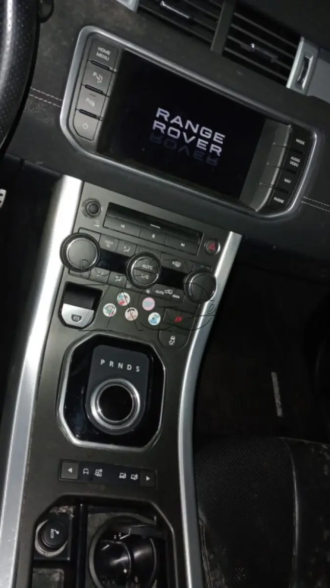 LOTE 016 - Automóvel I/LR Evoque Dynamique 5D, placa MLL-1328, ano/modelo 2013/2013, cor branca.
