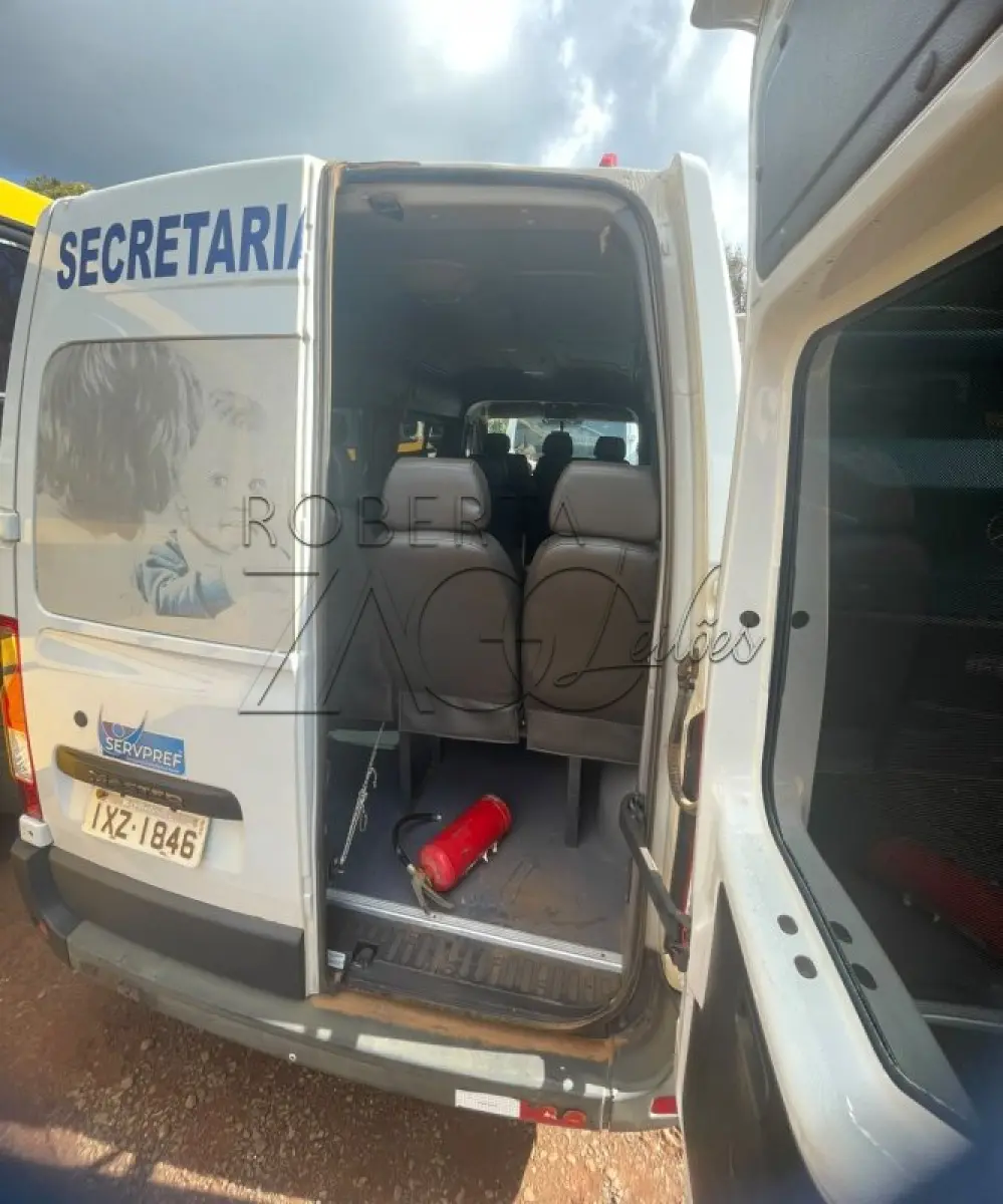 LOTE 002 - VEICULO, RENAULT/MASTER CLASSYVAN, ANO FAB/MOD: 2017/2018, POTÊNCIA 130 CV, LOTAÇÃO 16 PASSAGEIRO NA COR BRANCA.