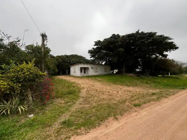 Imóvel na Av. Quinze de Novembro no Bairro Pinvest com 675,00 m2 em Tapes/RS