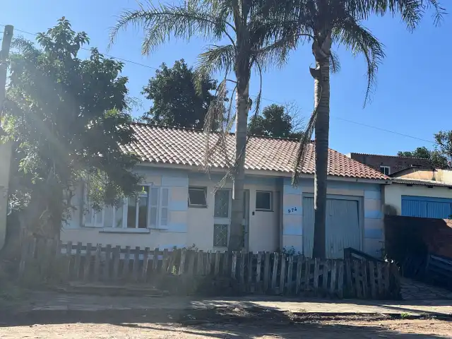 Direitos e Ações (posse) de um Imóvel Localizado na Rua Florisbelo de Oliveira Netto nº 974 no Bairro Sia Juliana na cidade de Camaquã/RS