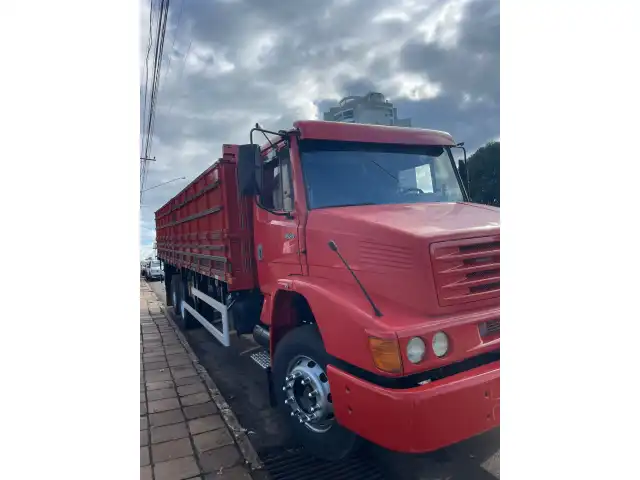 Leilão de um excelente Caminhão M. Benz L 1620, 2000/2000.
