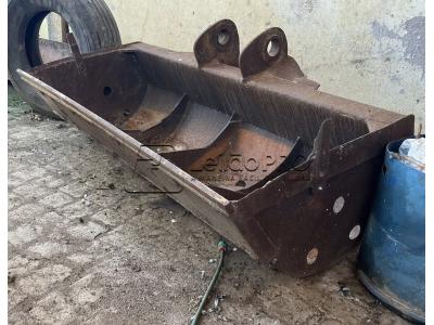 LOTE 001 - Uma Concha de Escavação de Limpeza de Escavadeira