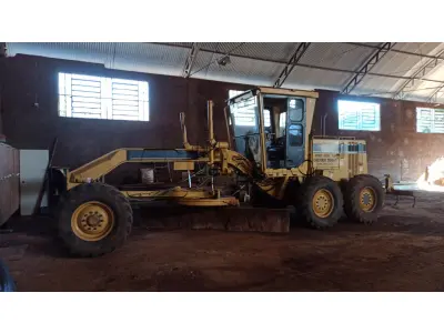 LOTE 011 - Motoniveladora (Patrola) Caterpillar - Modelo 120H - Ano/Modelo:  1998/1998 - Combustível: Diesel