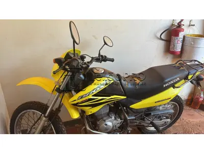 LOTE 003 - Motocicleta marca Honda Bros 150 cc. Ano 2007