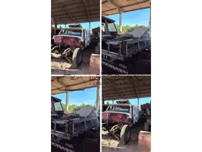 LOTE 008 - Caminhonete Chevrolet D10, cor branca, ano/modelo 1981/1981.