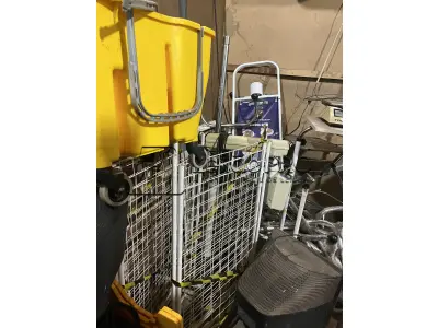 LOTE 008 - Lote de sucata diversas: material de informática, televisores, bebedouros, fogões, mobiliários, cadeira odontológica, material médico hospitalar, ventiladores