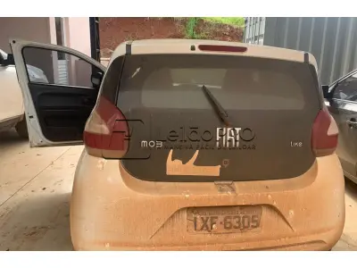LOTE 006 - Automóvel Marca: Fiat - Modelo: Mobi Like ON - Ano/Modelo: 2016/2017 - 04 portas - 05 Passageiros - 75 CV - Cor: Branca .