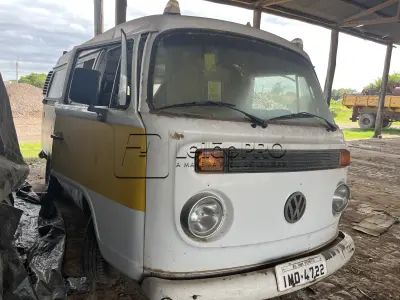 LOTE 004 - Microonibus Volkswagem Kombi Escolar, Ano/Modelo 2005, Capacidade 15 pessoas