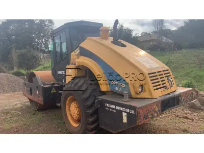 LOTE 007 - Rolo Compactador Powerzz - Modelo 818A - Ano: 03/2017 - Combustível: Diesel