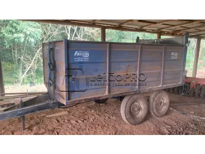 LOTE 012 - Vagão Basculante Metálico - Marca: Metal Freitas - Modelo: MF ME 8T -  Cor: Azul - Ano de Fabricação: 2015